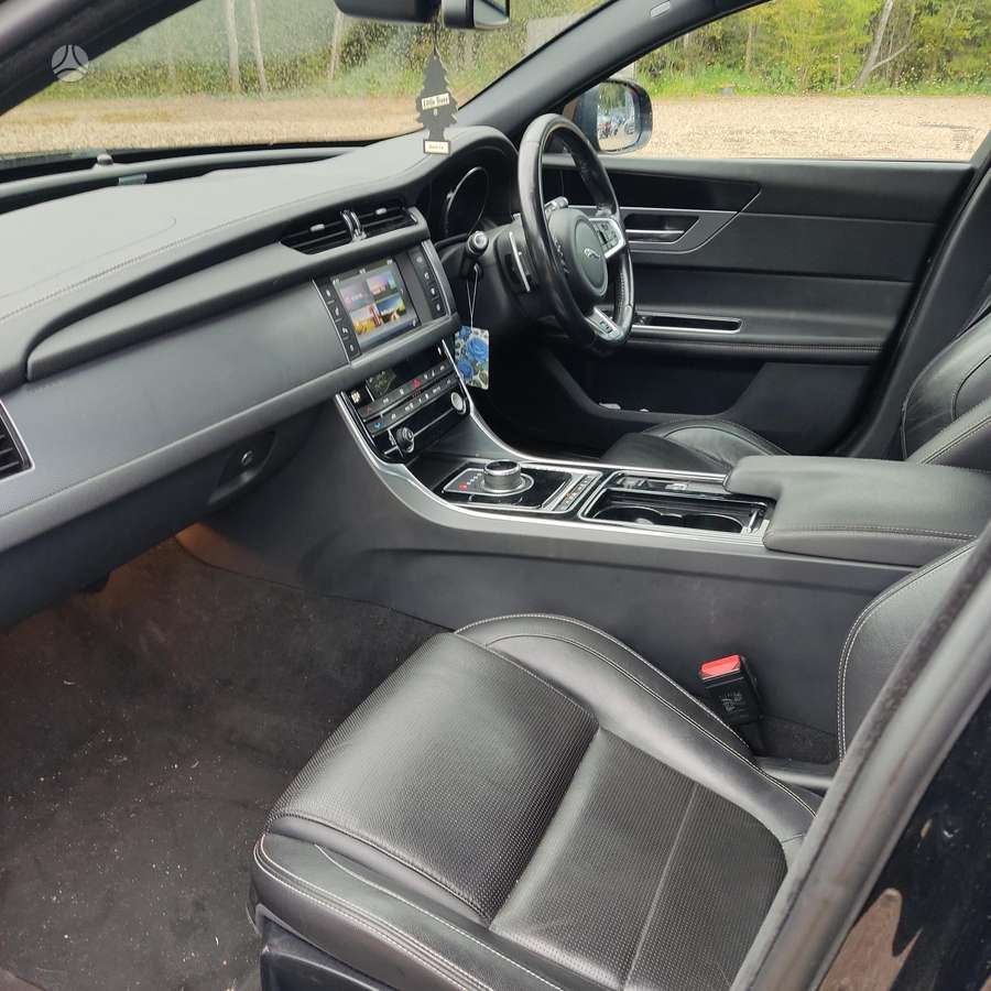 Jaguar XF, 2.0 l., Седан