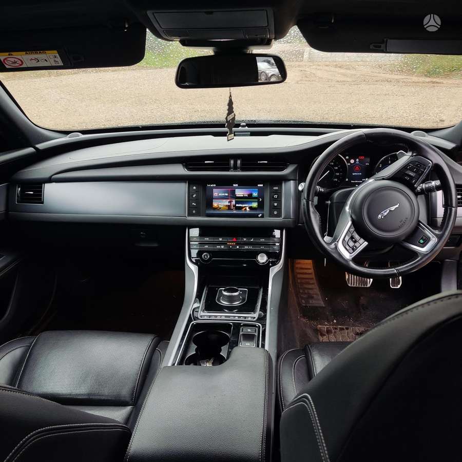 Jaguar XF, 2.0 l., Седан