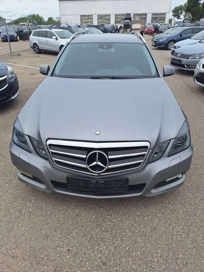 Mercedes-Benz E klasė детали кузова