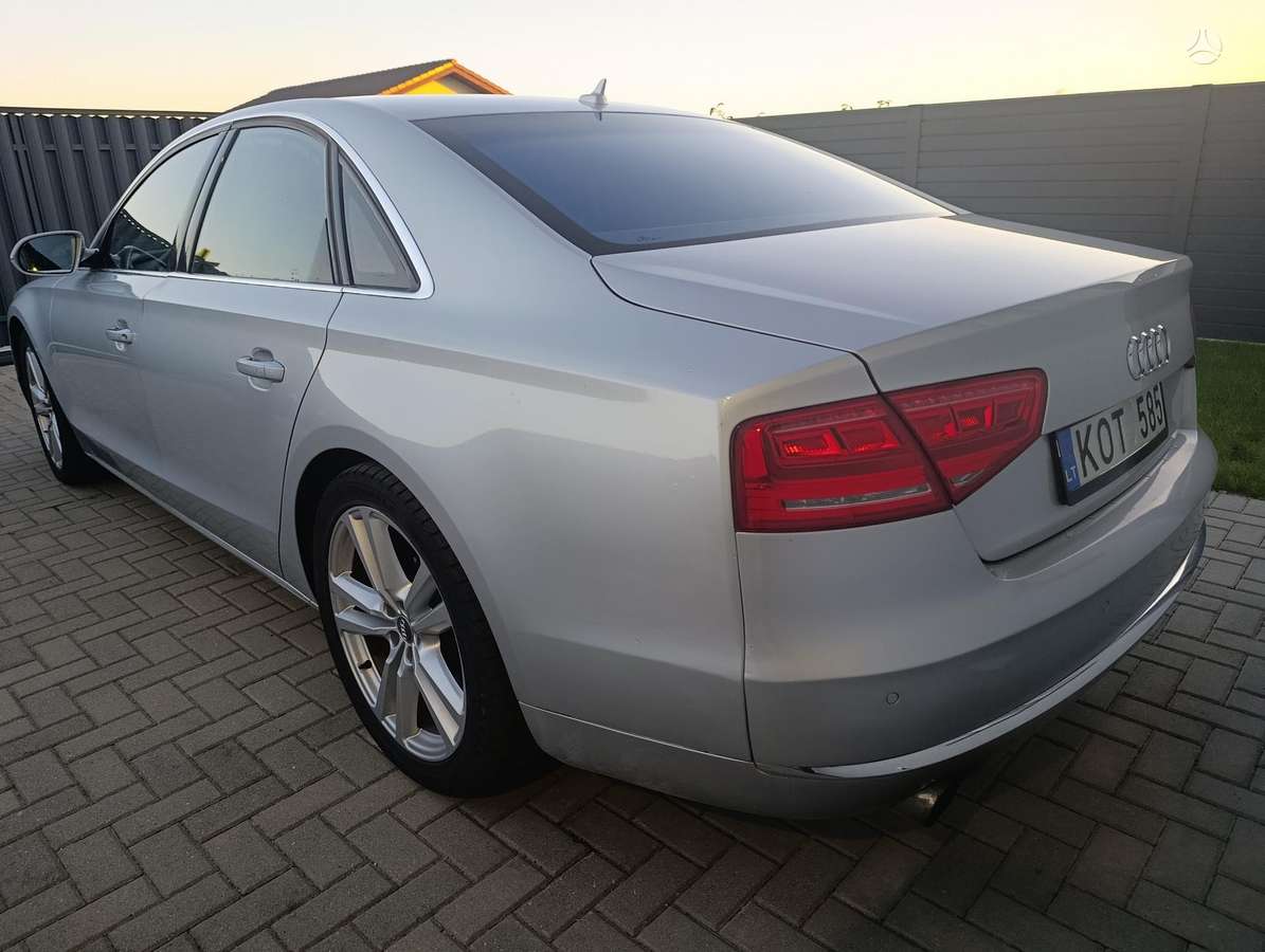 Audi A8, 4.2 l., Седан