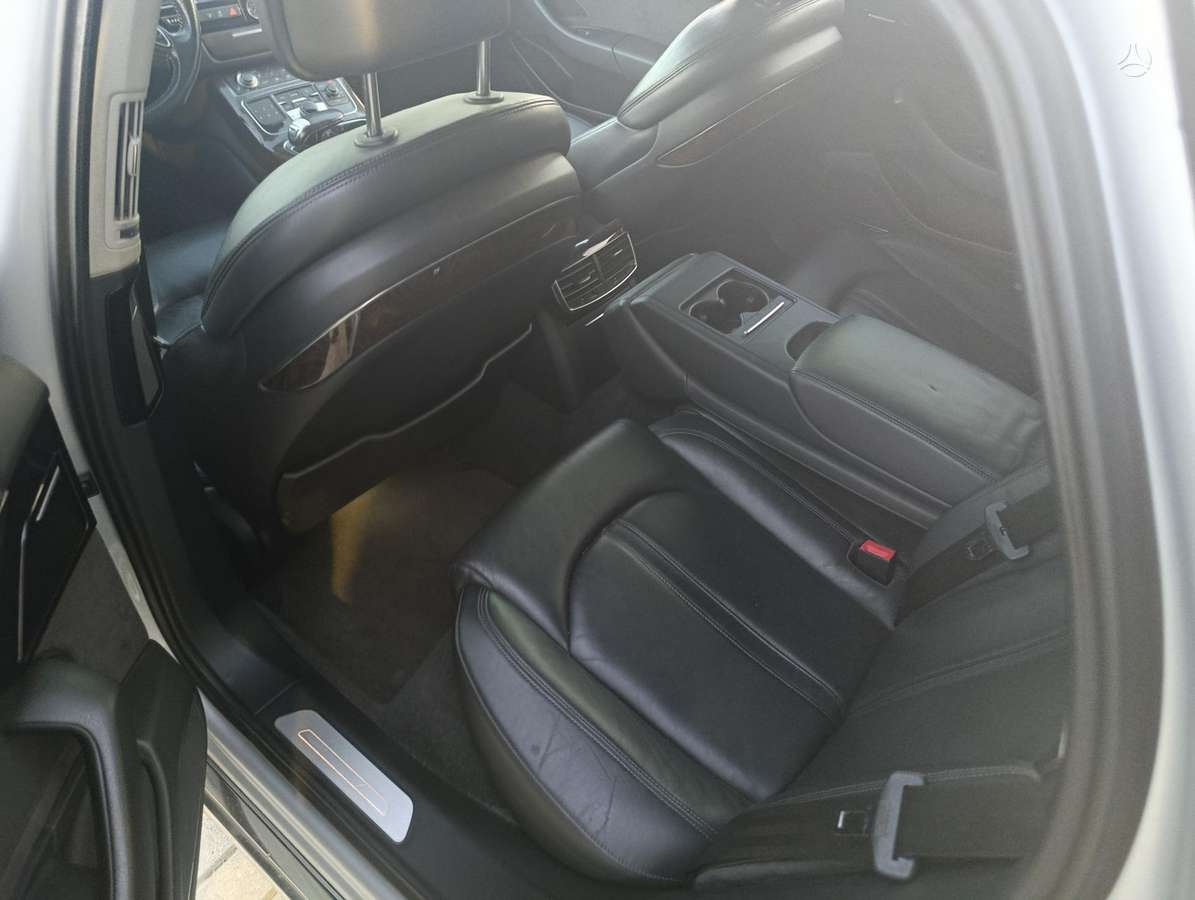 Audi A8, 4.2 l., Седан