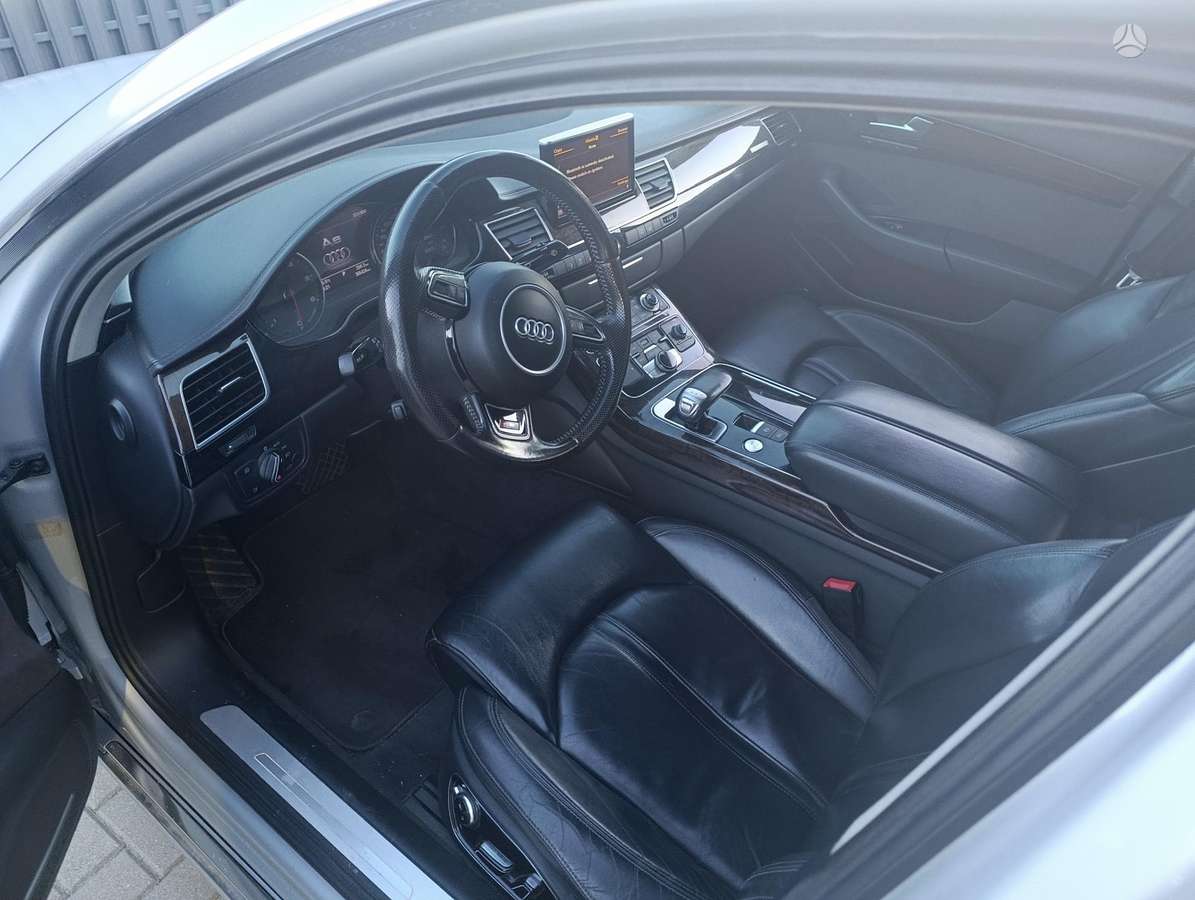 Audi A8, 4.2 l., Седан