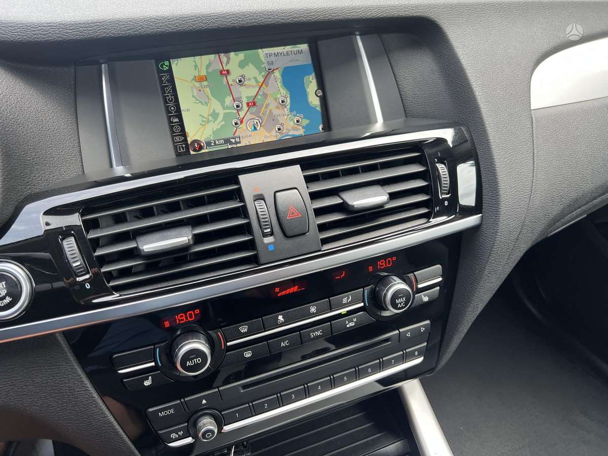 BMW X3, 2.0 l., off-road / crossover