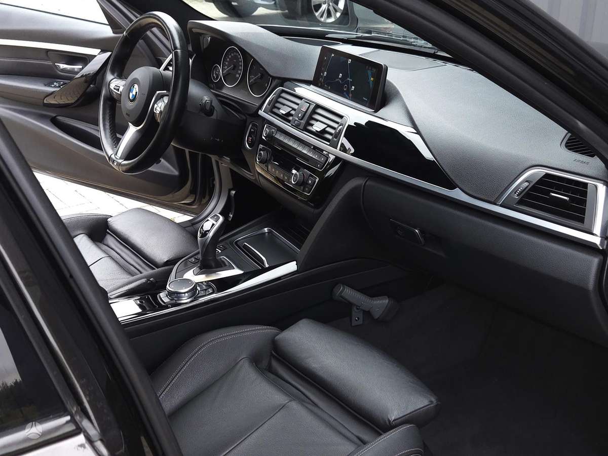 BMW 320, 2.0 l., Седан