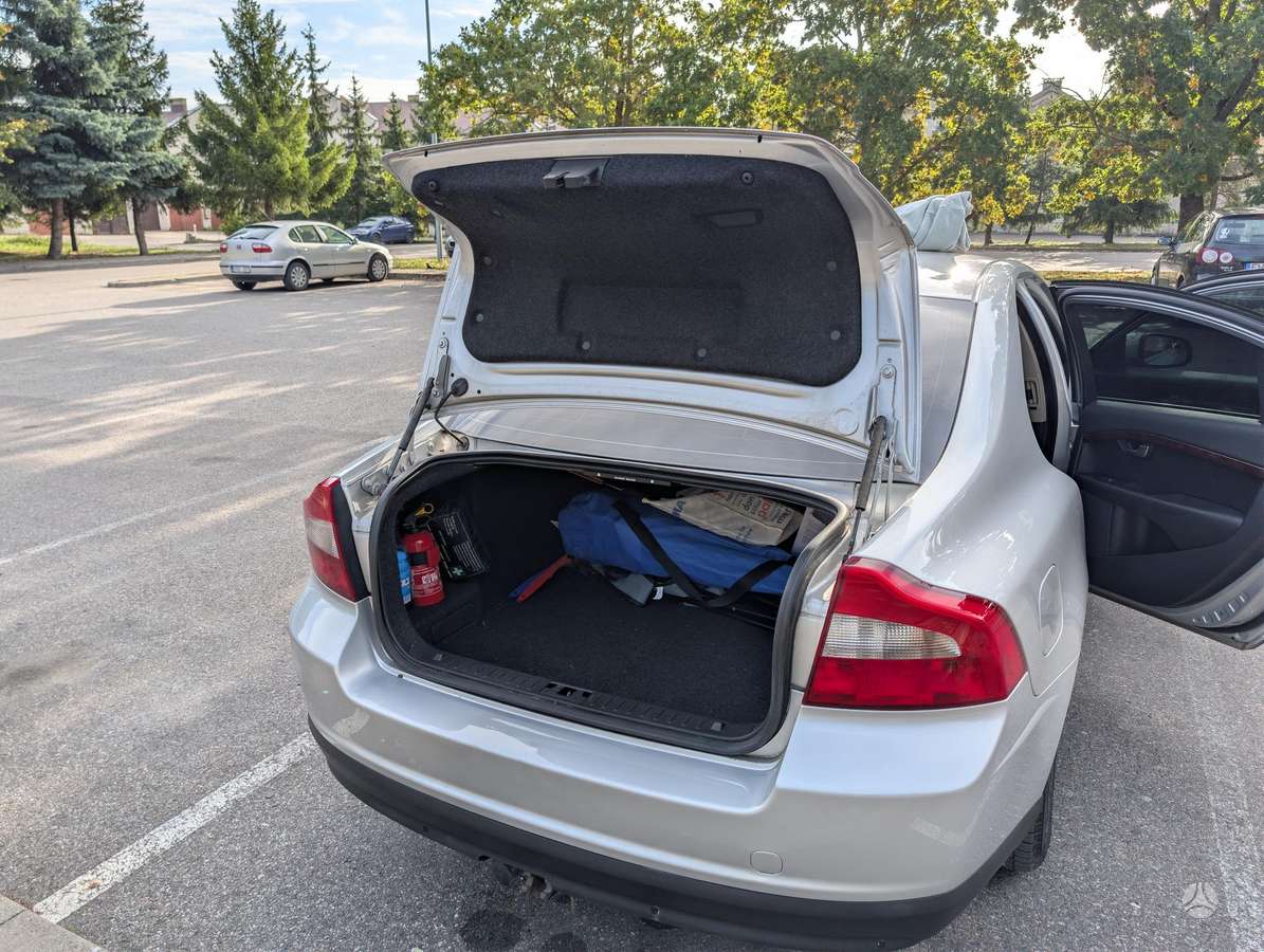Volvo S80, 2.4 l., Седан