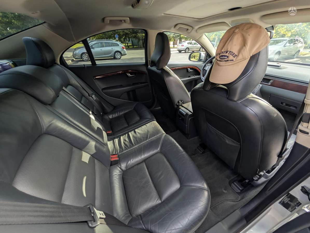 Volvo S80, 2.4 l., Седан