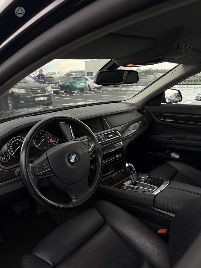 BMW 730, 3.0 l., sedanas