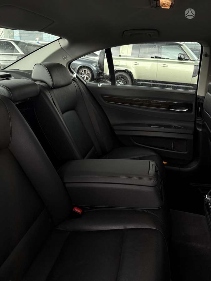 BMW 730, 3.0 l., sedanas