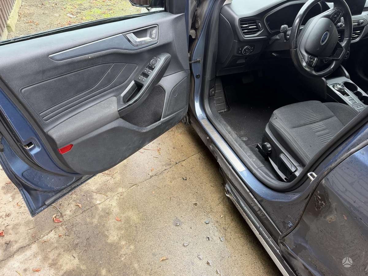 Ford Focus, 1.0 l., hatchback