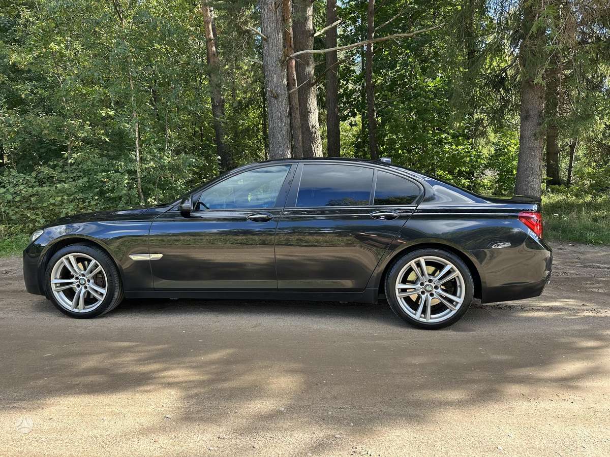 BMW 740, 3.0 l., Седан