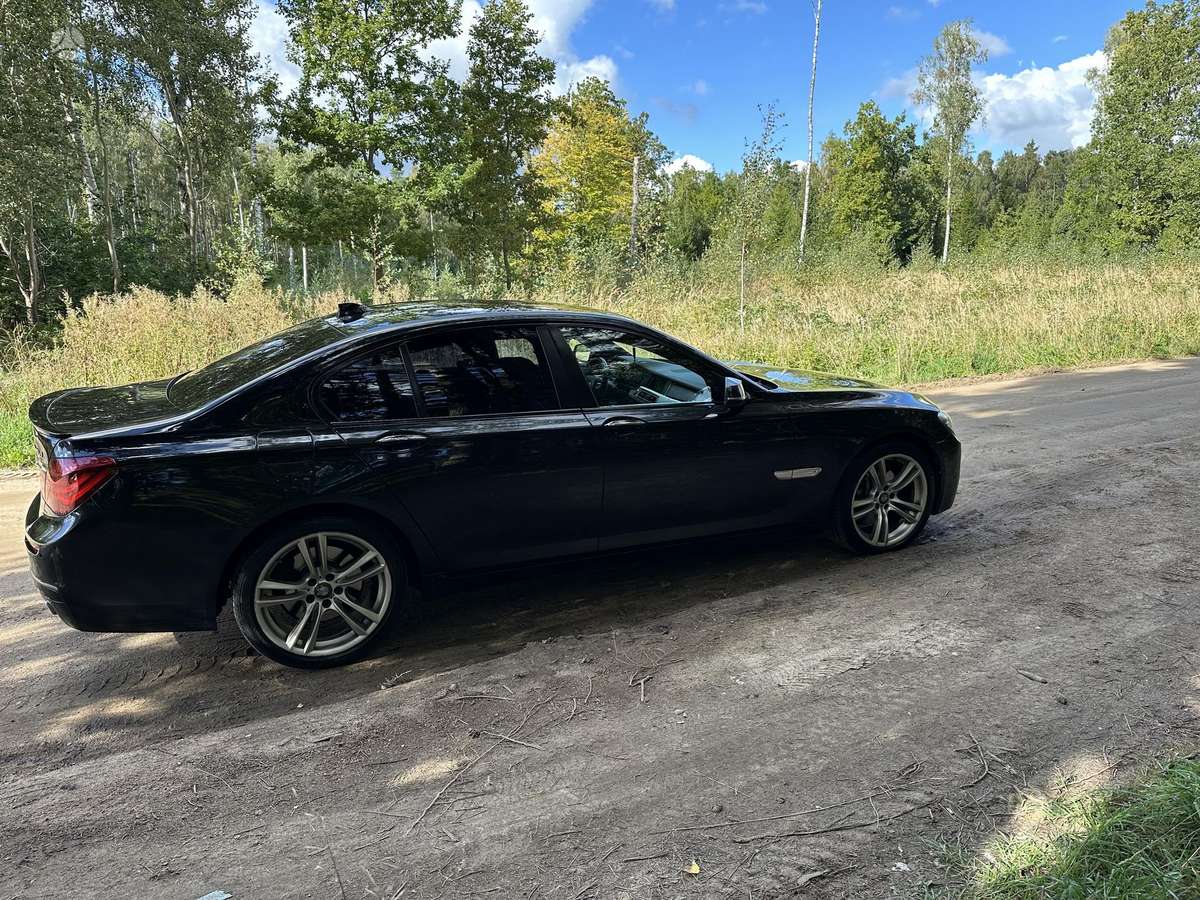 BMW 740, 3.0 l., Седан
