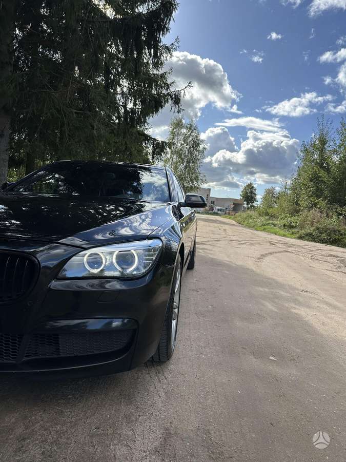 BMW 740, 3.0 l., Седан