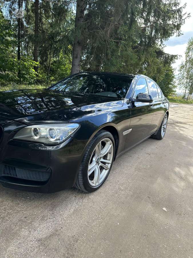 BMW 740, 3.0 l., Седан