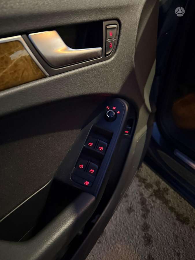 Audi A4, 2.0 l., sedanas