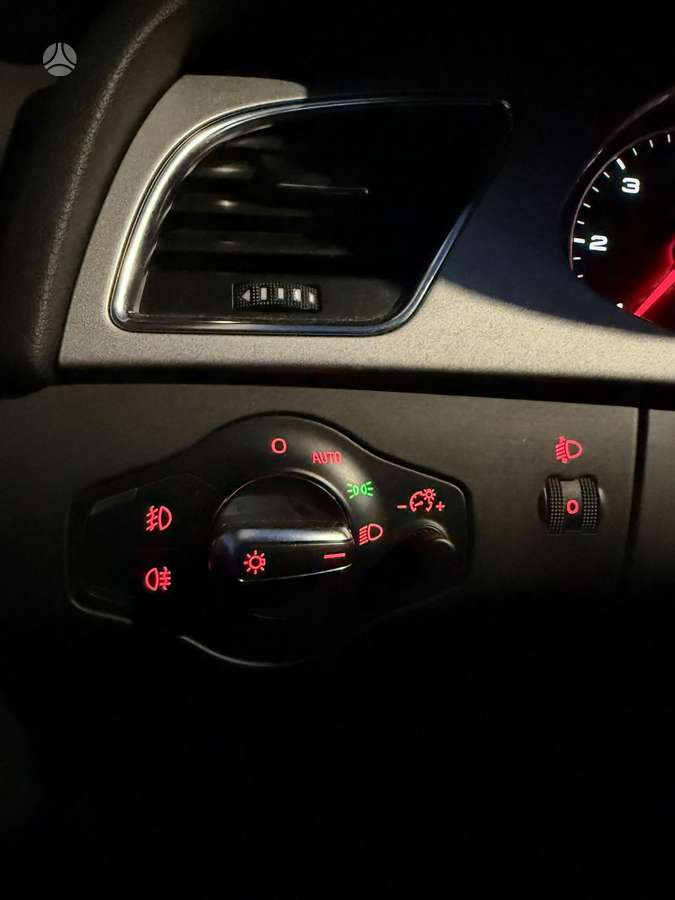 Audi A4, 2.0 l., Седан