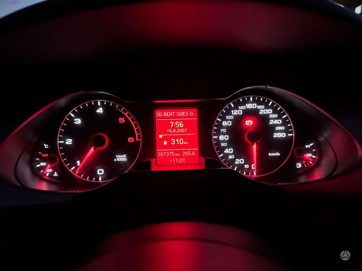 Audi A4, 2.0 l., Седан