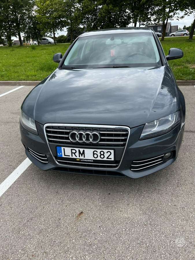 Audi A4, 2.0 l., Седан