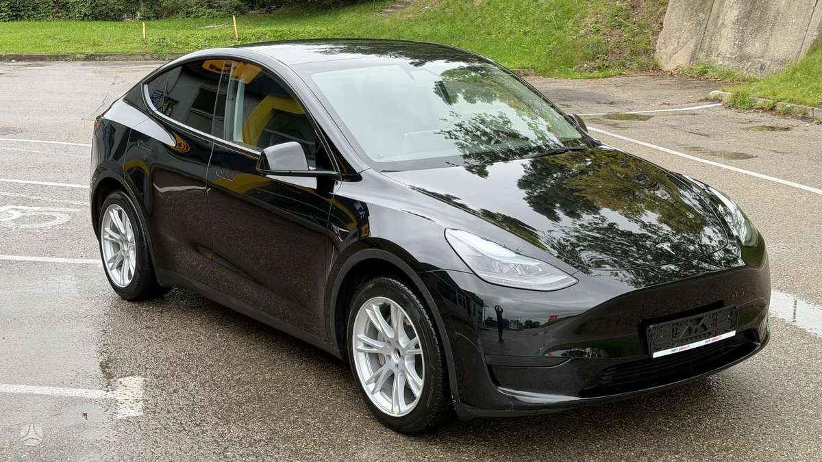 Tesla Model Y, 60 kWh, hatchback