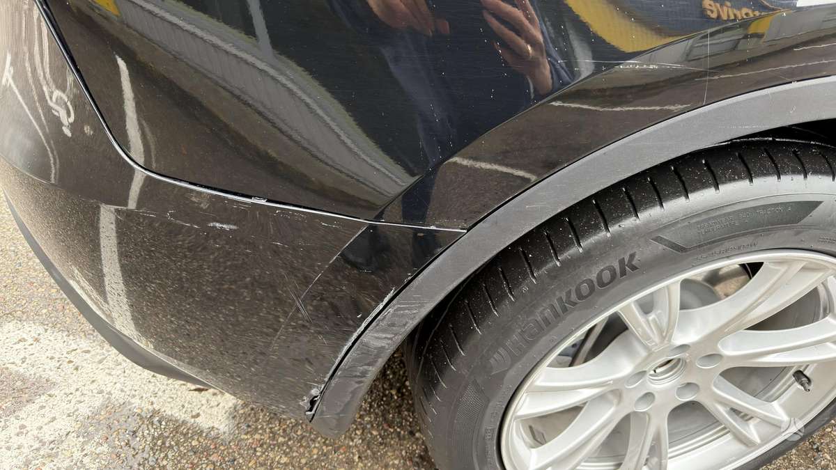 Tesla Model Y, 60 kWh, hatchback