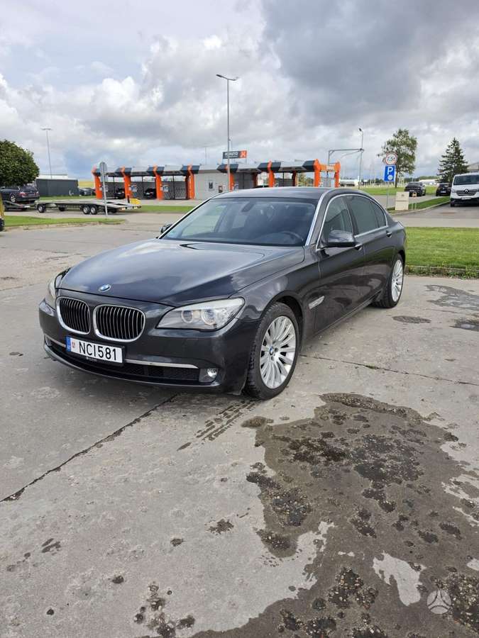 BMW 730, 3.0 l., Седан