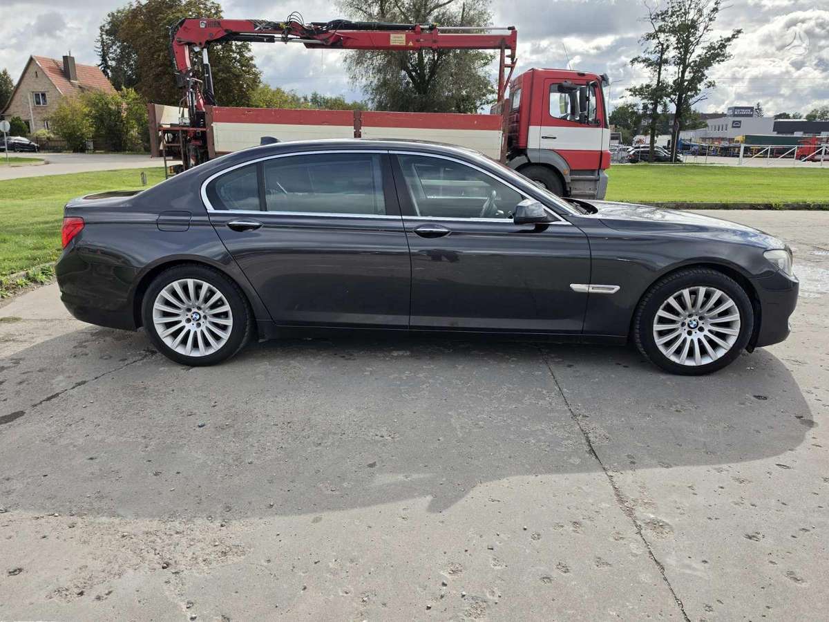 BMW 730, 3.0 l., Седан