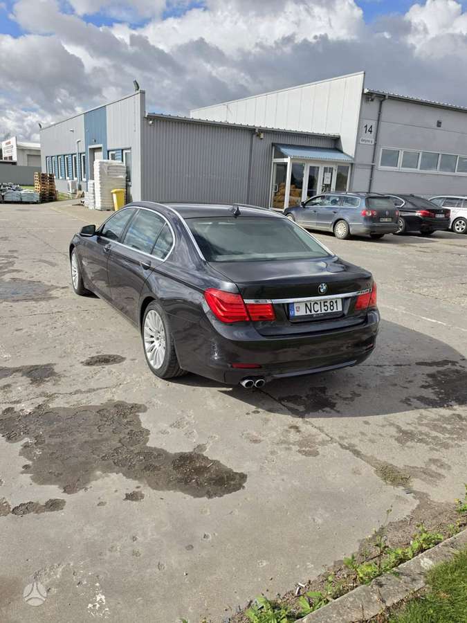 BMW 730, 3.0 l., Седан