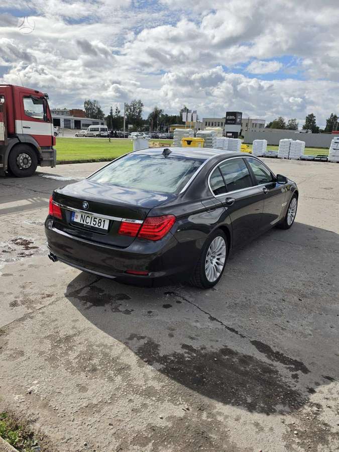 BMW 730, 3.0 l., Седан