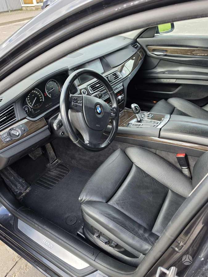 BMW 730, 3.0 l., Седан