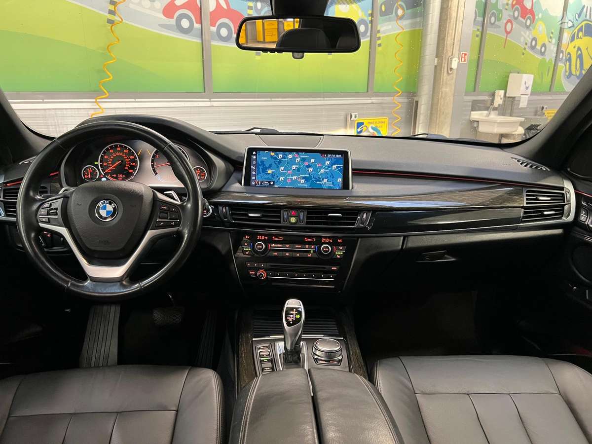 BMW X5, 3.0 l., off-road / crossover