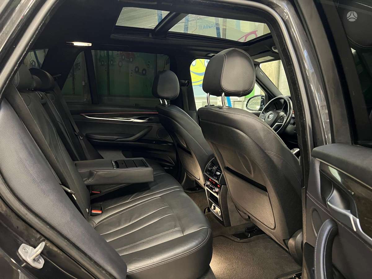 BMW X5, 3.0 l., off-road / crossover