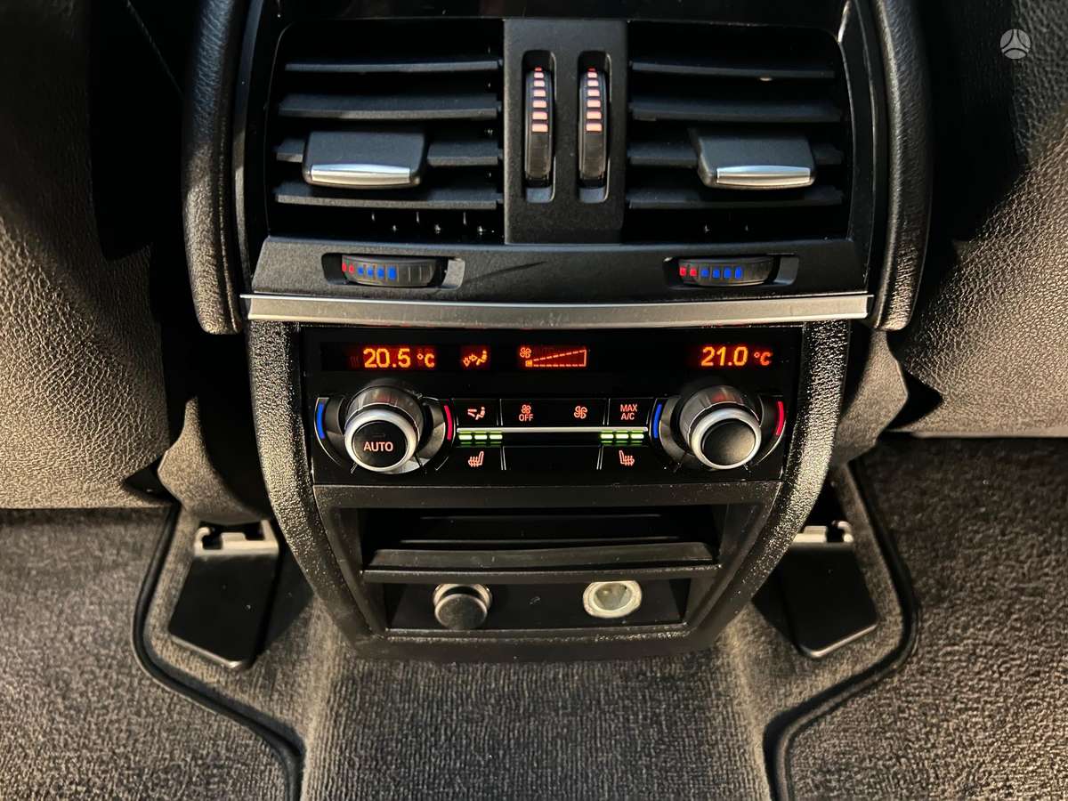 BMW X5, 3.0 l., off-road / crossover