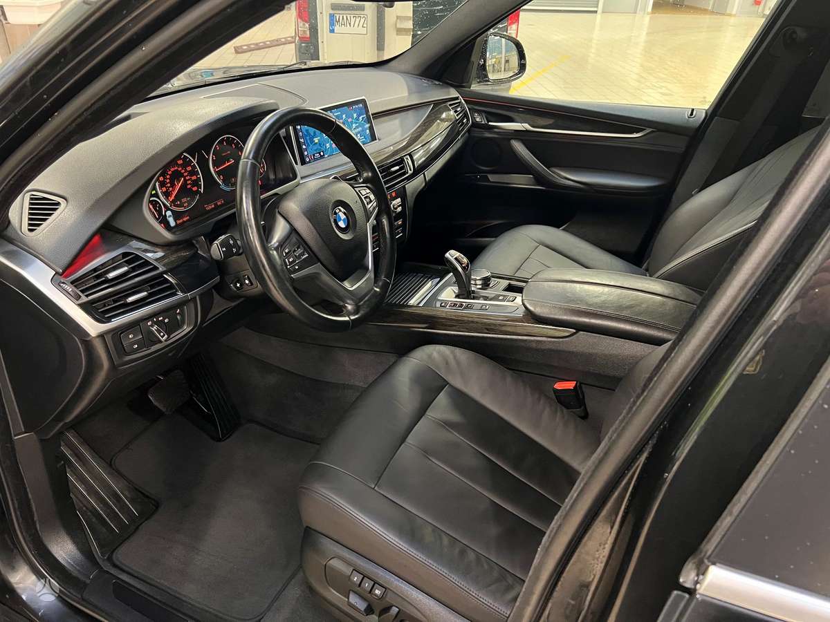 BMW X5, 3.0 l., off-road / crossover
