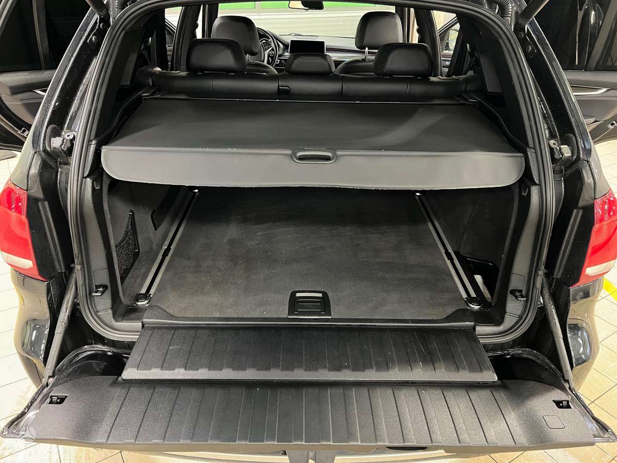BMW X5, 3.0 l., off-road / crossover