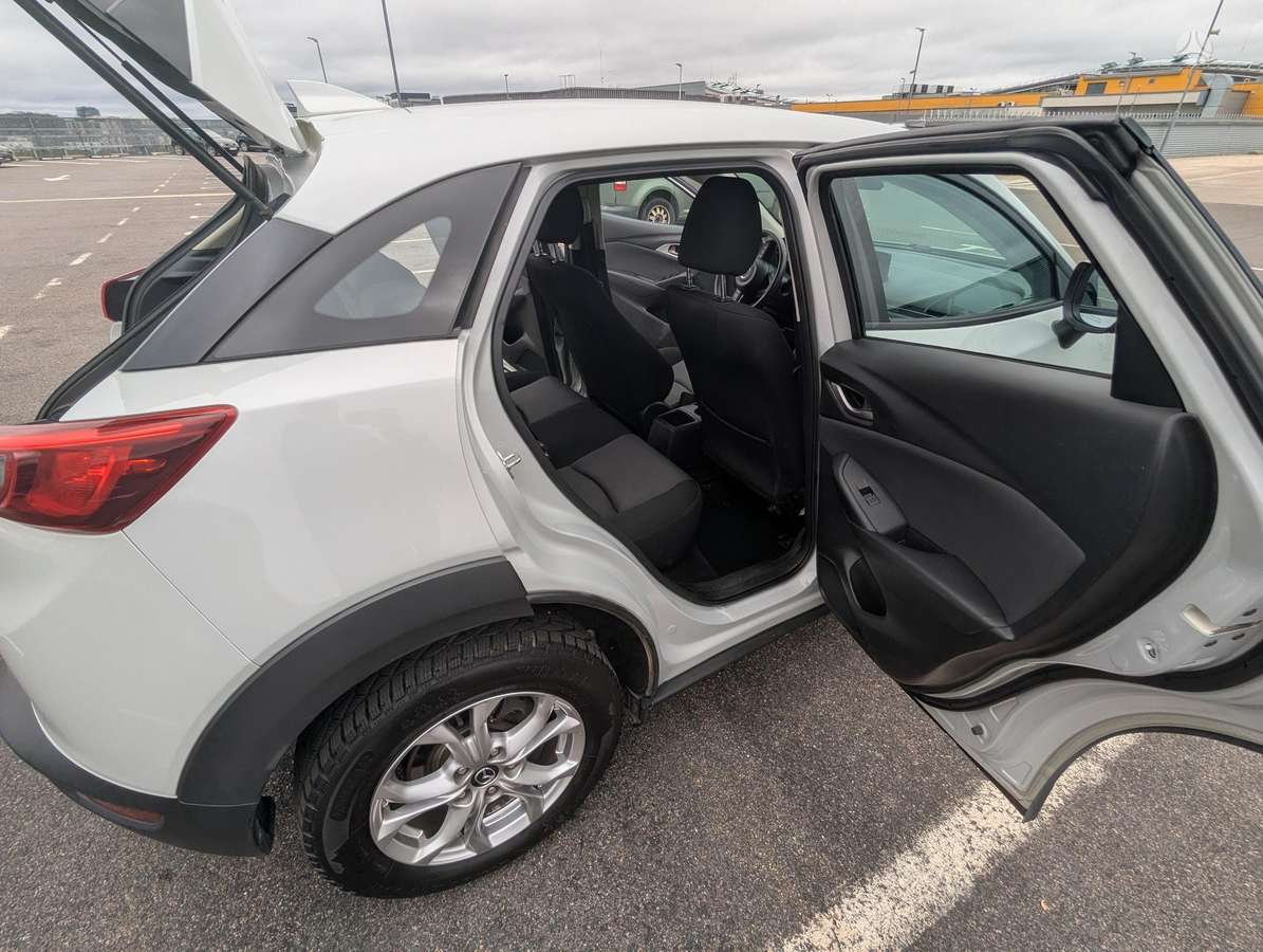 Mazda CX-3, 2.0 l., off-road / crossover