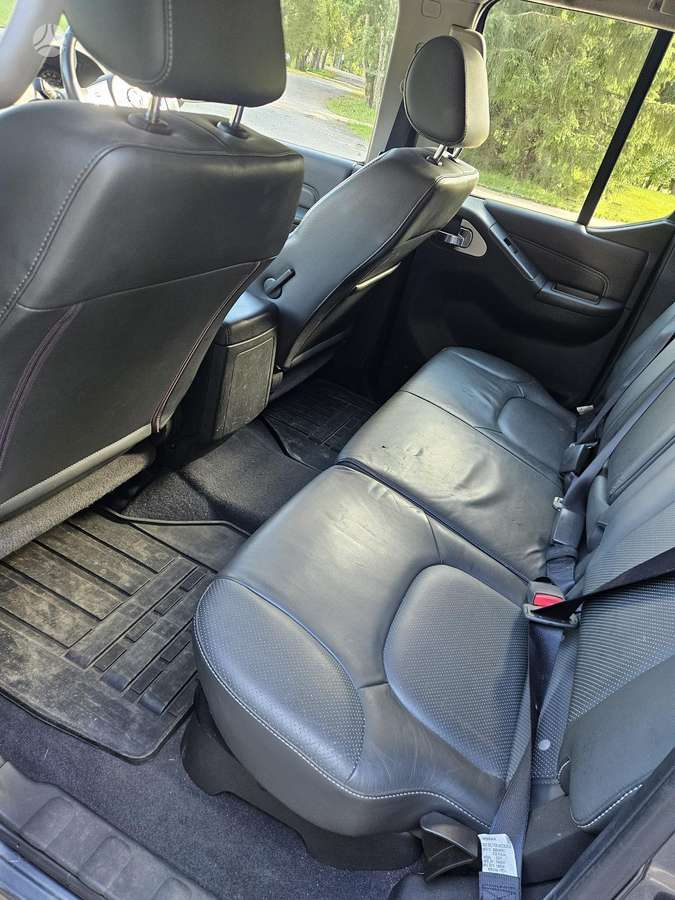 Nissan Navara, 2.5 l., Пикап
