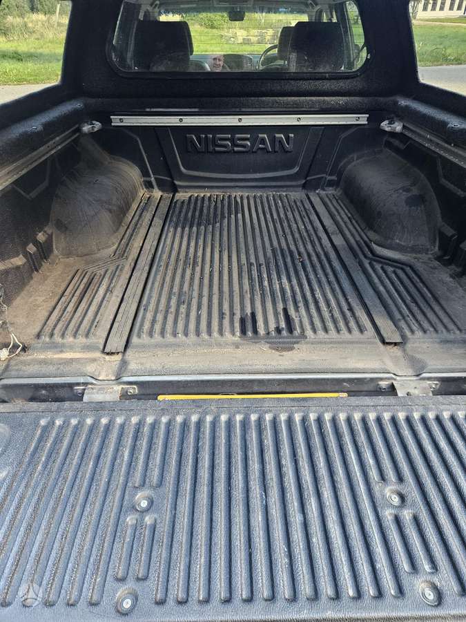 Nissan Navara, 2.5 l., Пикап