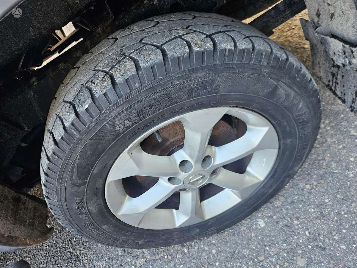 Nissan Navara, 2.5 l., Пикап