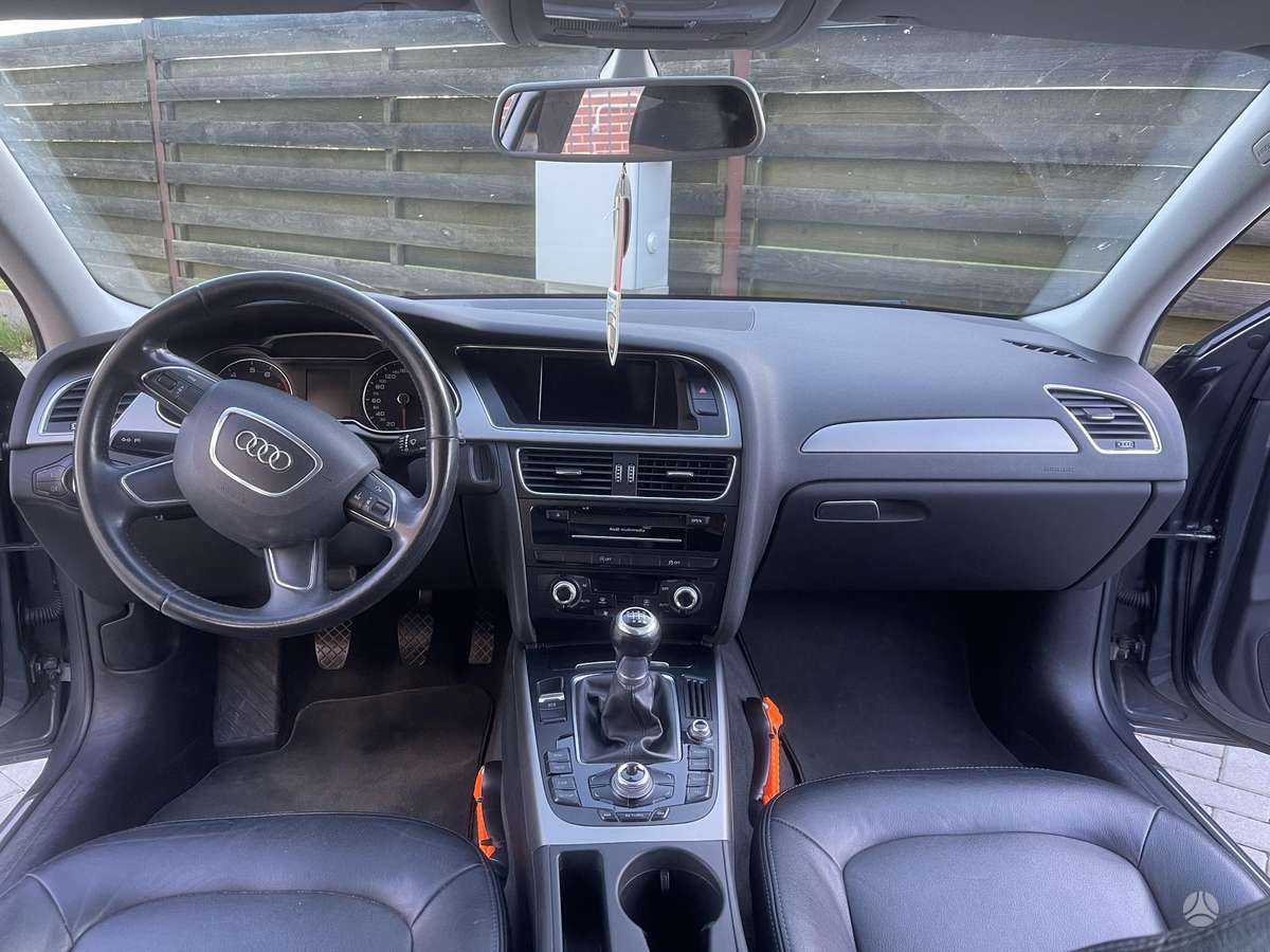 Audi A4, 1.8 l., universalas