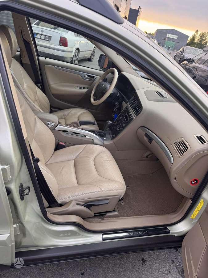 Volvo XC70, 2.4 l., Универсал