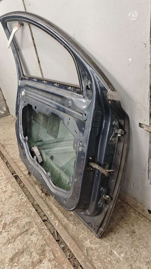 Volvo V50 doors