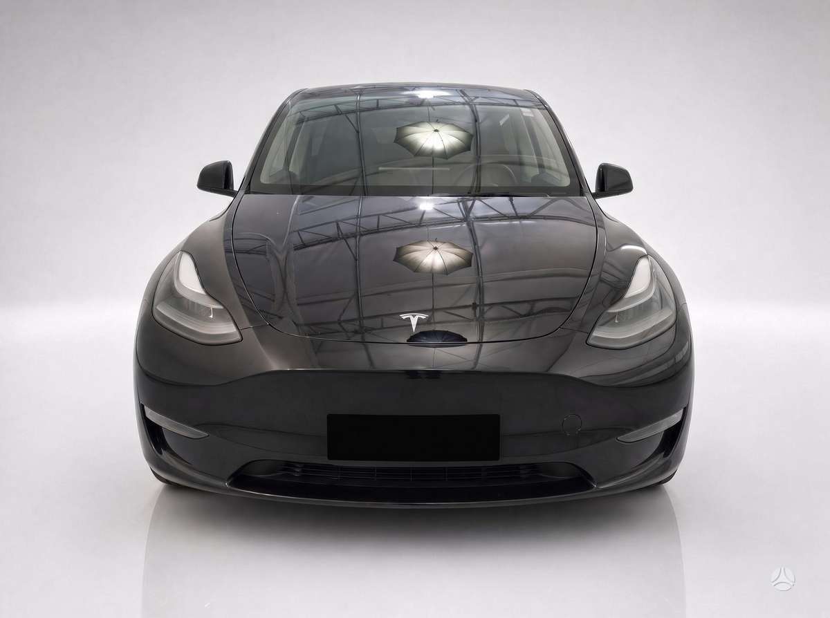 Tesla Model Y, hatchback