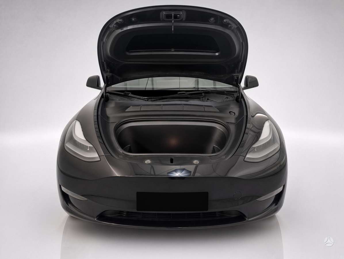 Tesla Model Y, hatchback