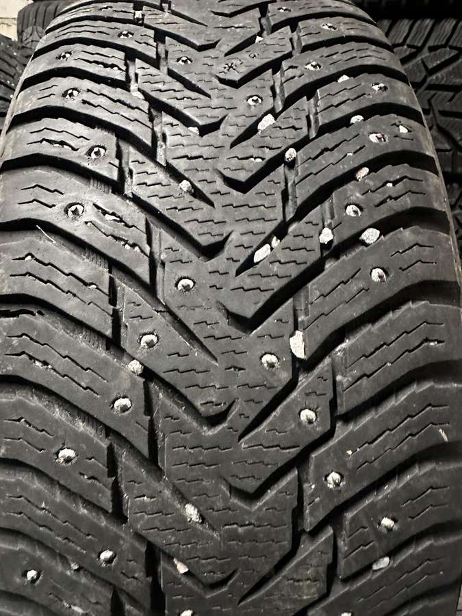 Nokian, žieminės 235/50 R19