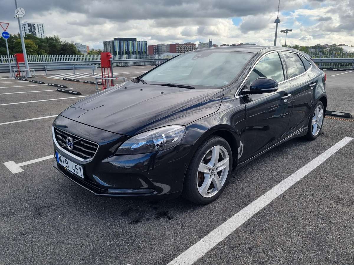 Volvo V40, 2.0 l., hatchback