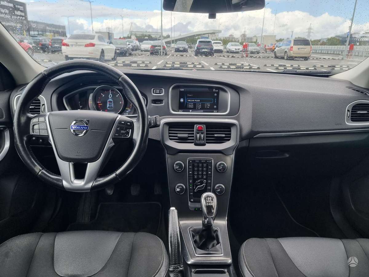 Volvo V40, 2.0 l., Хэтчбек