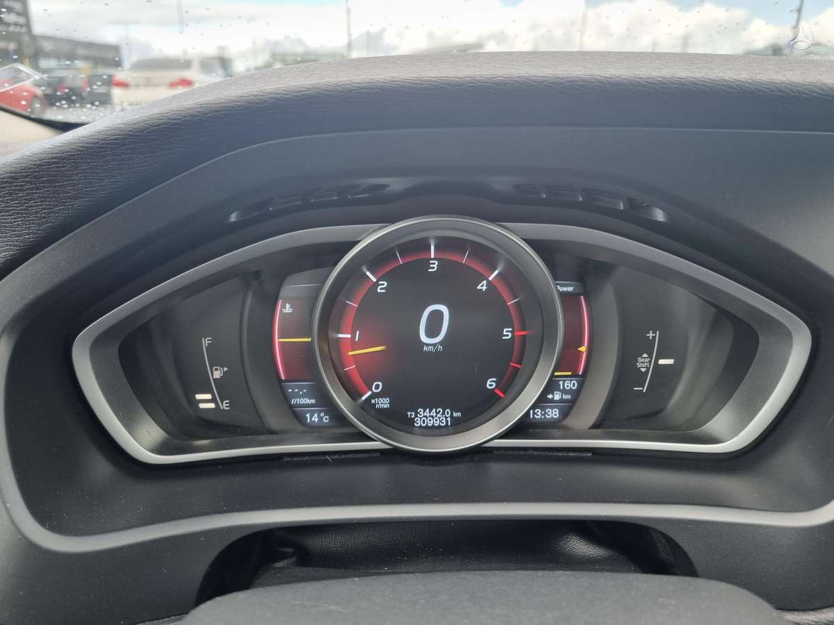 Volvo V40, 2.0 l., hatchback