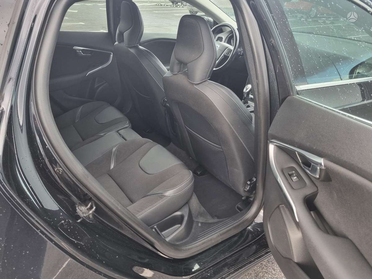 Volvo V40, 2.0 l., hečbekas
