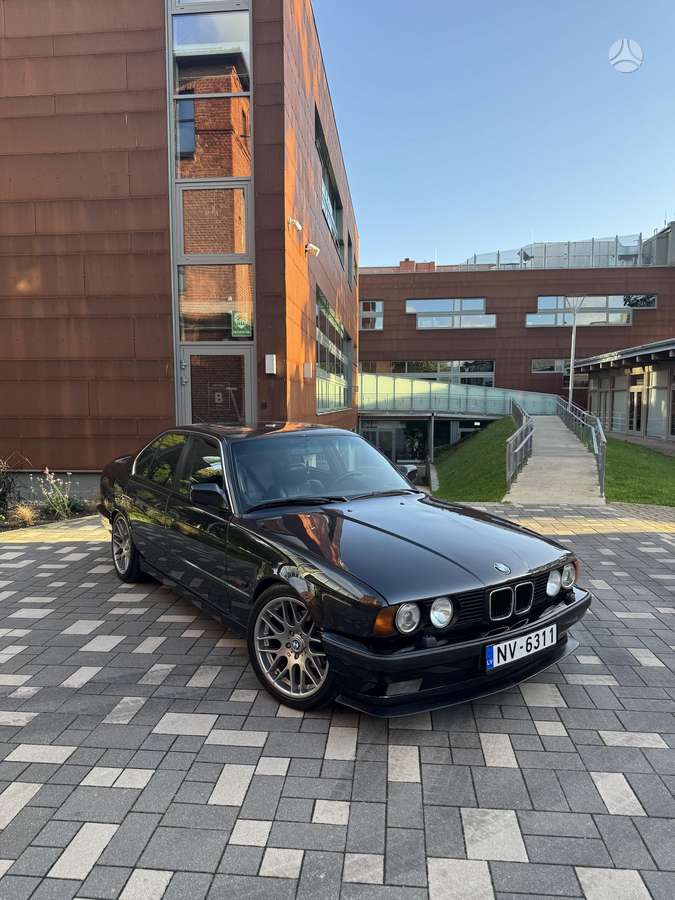 BMW 535, 3.4 l., Седан