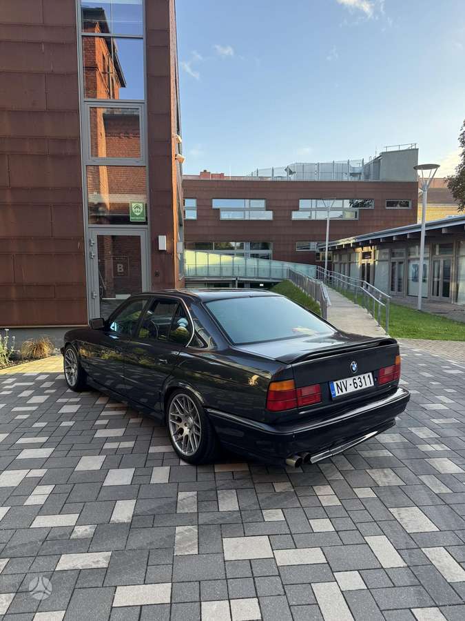 BMW 535, 3.4 l., Седан