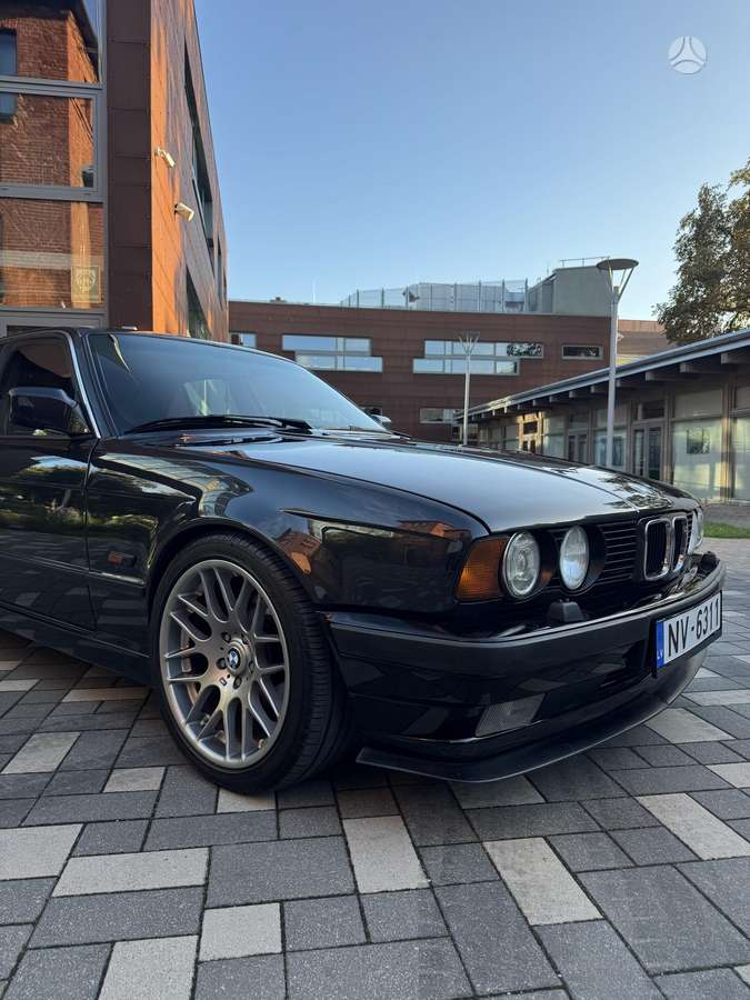 BMW 535, 3.4 l., Седан